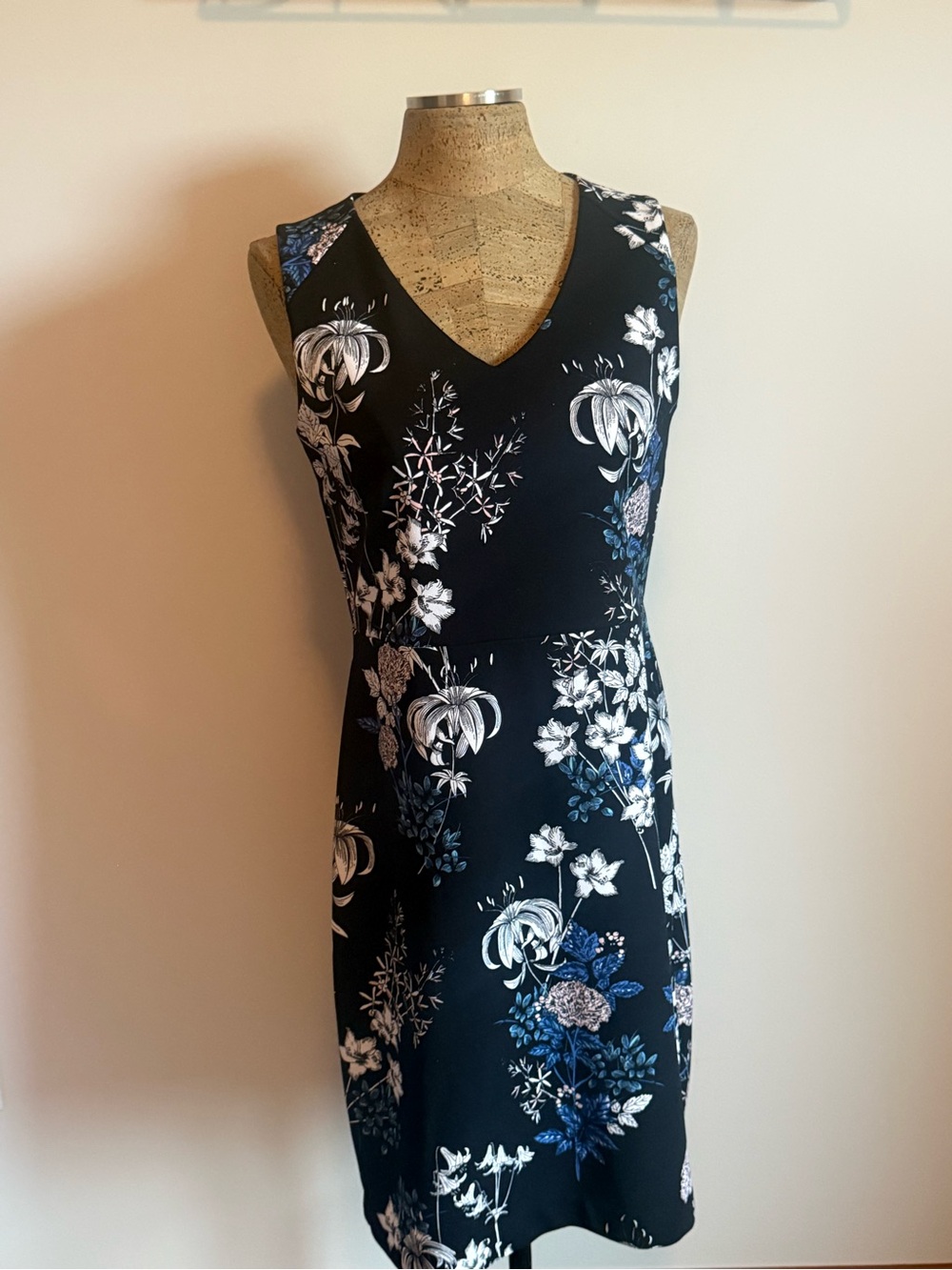 Banana Republic Black Floral V-Neck Sheath Dress